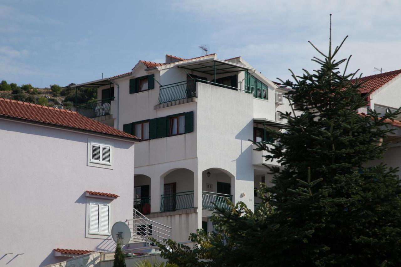 Apartments By The Sea Bilo, Primosten - 4191 Exterior photo