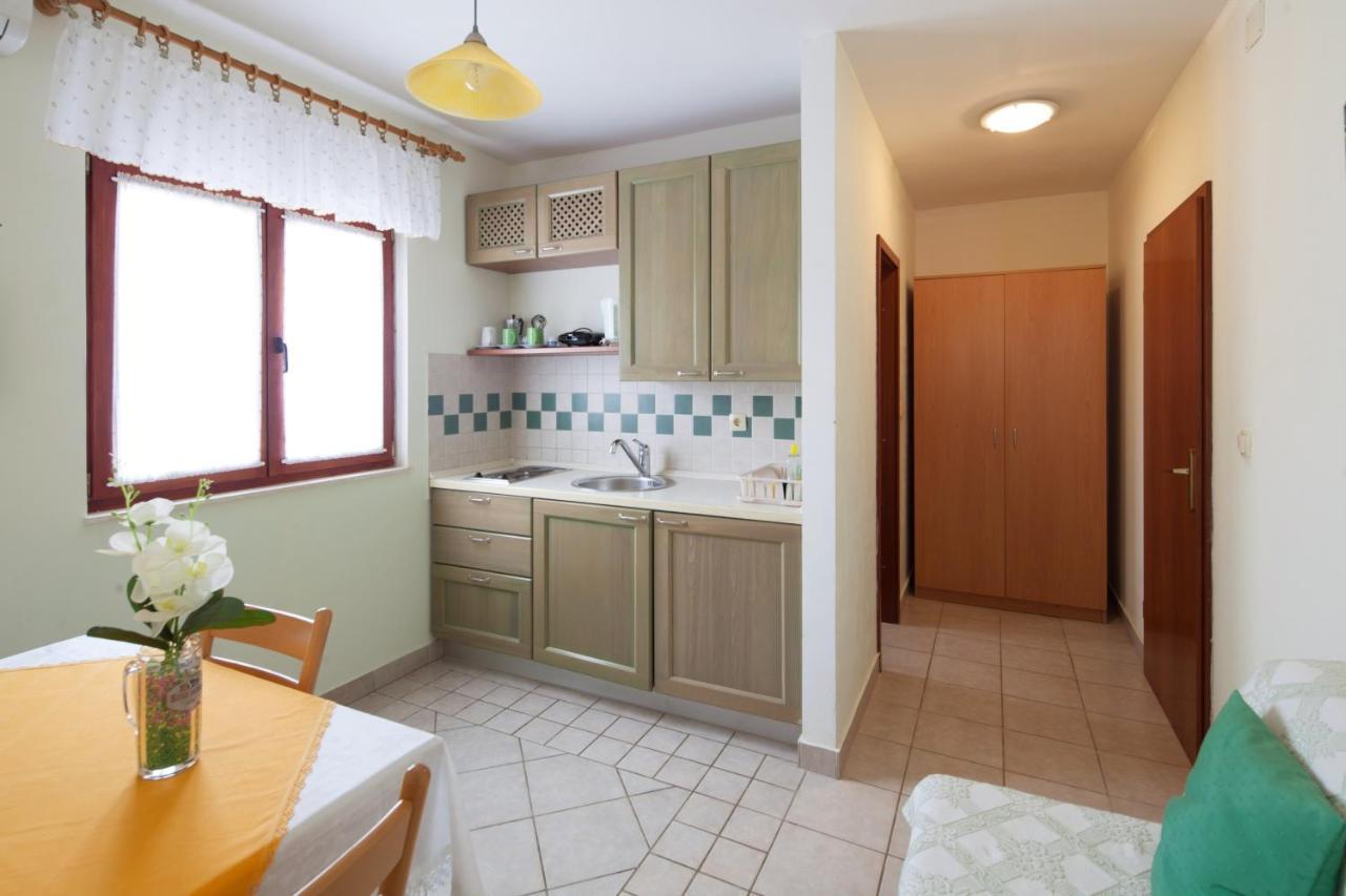 Apartments By The Sea Bilo, Primosten - 4191 Exterior photo