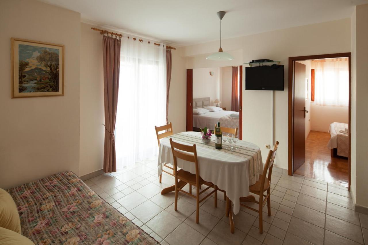 Apartments By The Sea Bilo, Primosten - 4191 Exterior photo